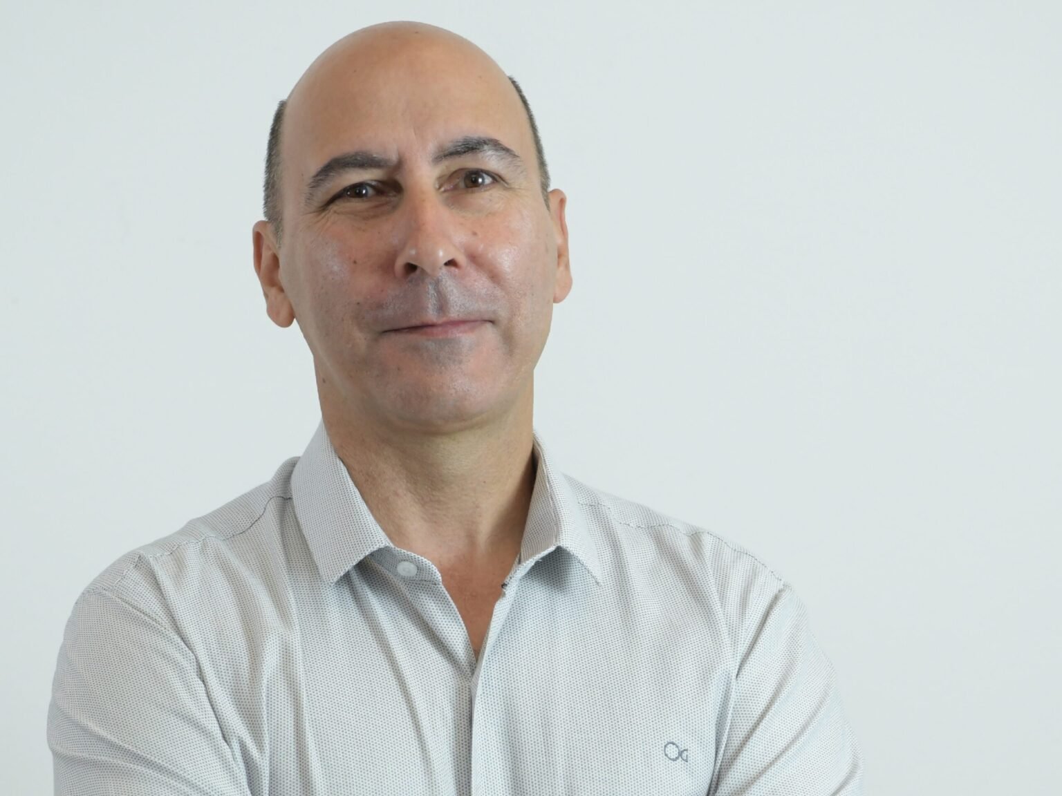 Showrooms de porcelanato nos EUA apostam em experiência física e grandes formatos