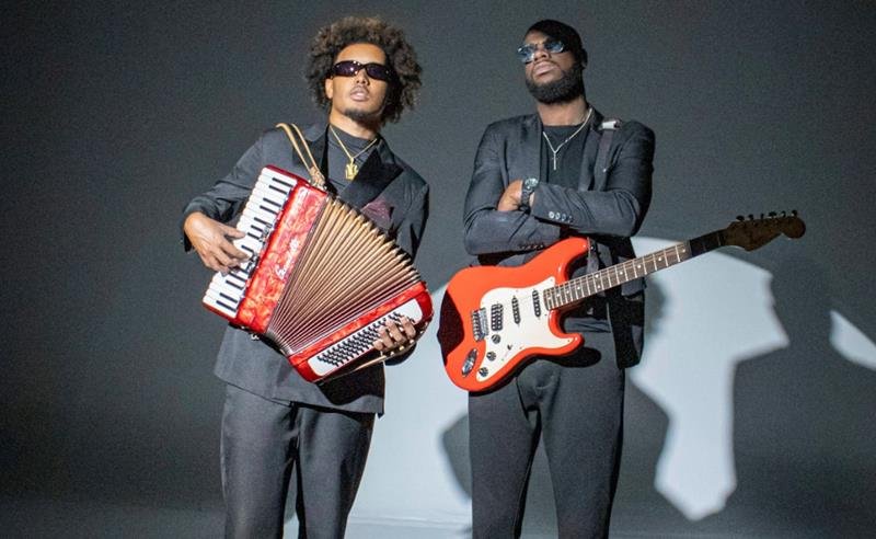 Brunno Ramos e Samuel Eleoterio lançam o single colaborativo “FOGO”, que vem acompanhado de clipe