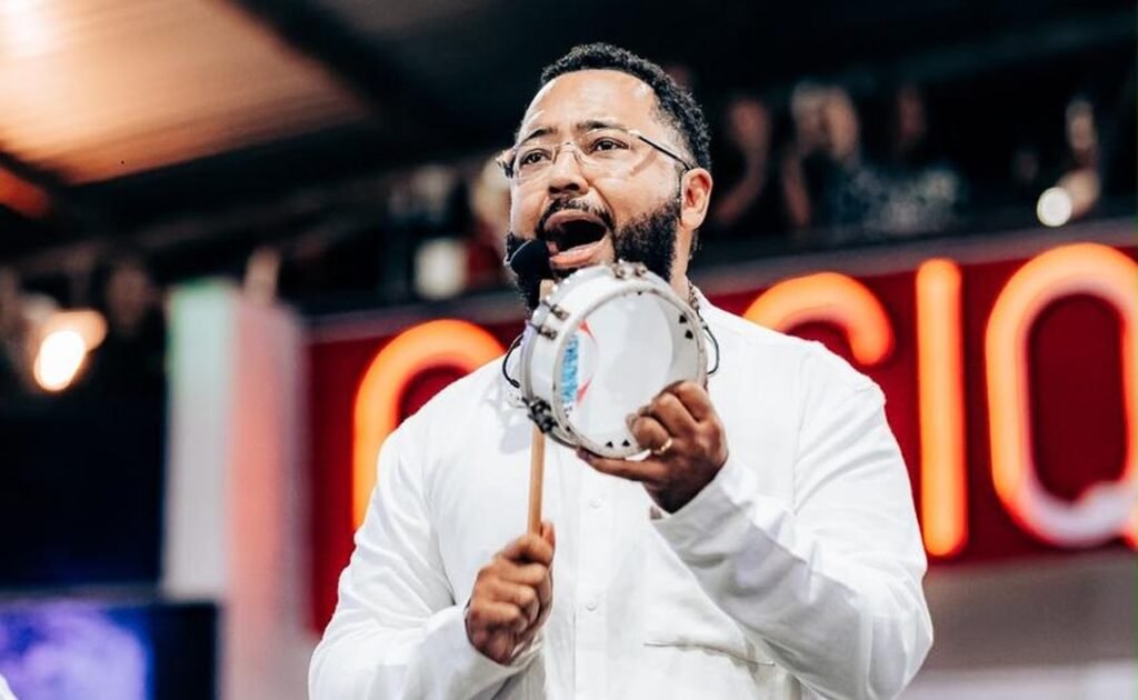 Dudu Nobre celebra o samba com ingressos esgotados e alegria contagiante no Cacique de Ramos